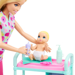 Barbie Métiers-Coffret Barbie Pédiatre-Poupée Blonde et 2 Poupées Bébés
