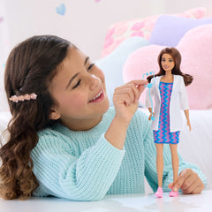 Barbie Profissões Boneca Doutora com Vestido Azul