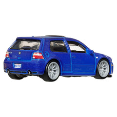 Hot Wheels Premium Kultowe auta 2-pak VW Golf R32 (2004) + Volkswagen Golf Mk7 Samochody 1:64 Zestaw autek Zabawki 3+