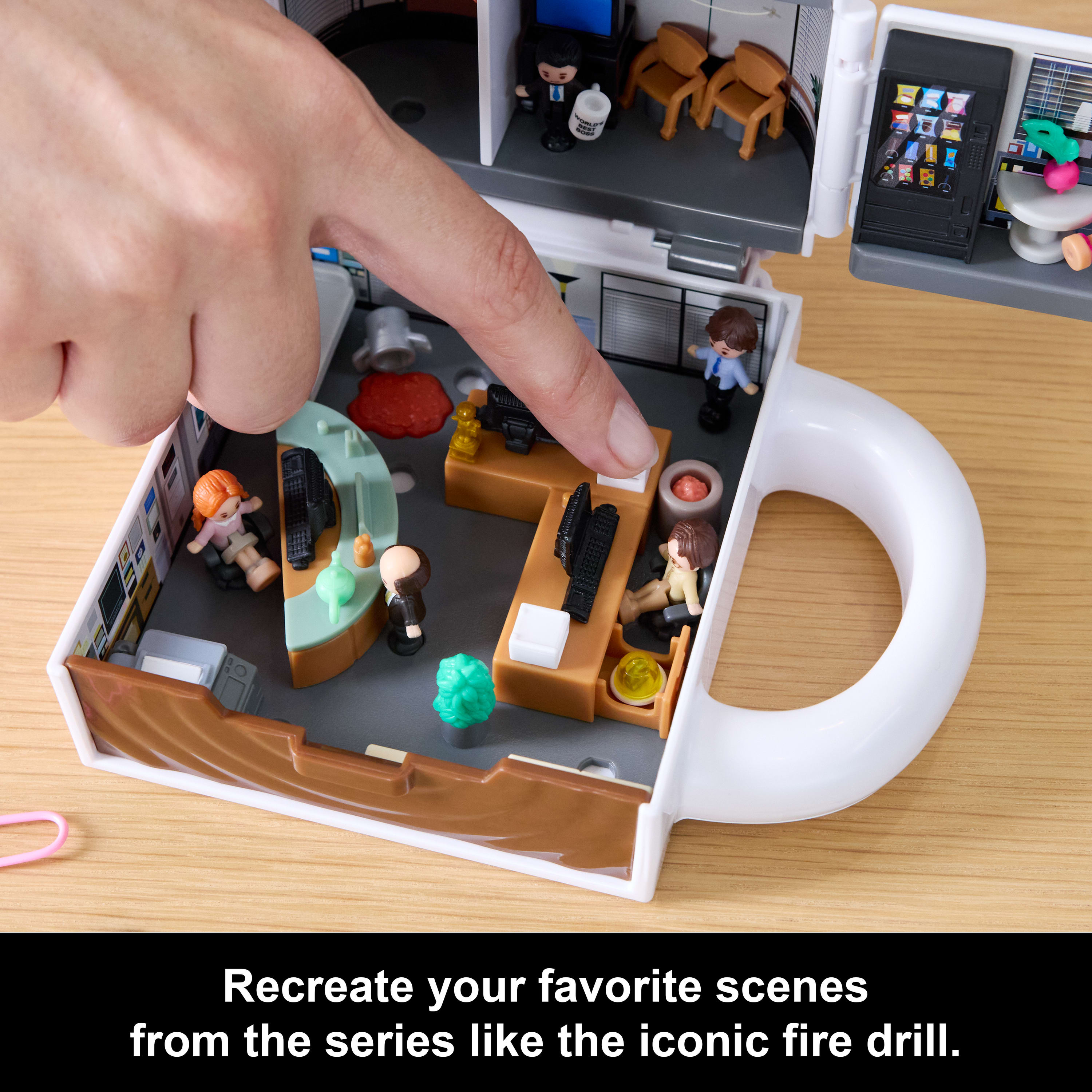 Polly Pocket X The Office Best Boss Mug Compact, Dunder Mifflin Character Set Collectible Toy