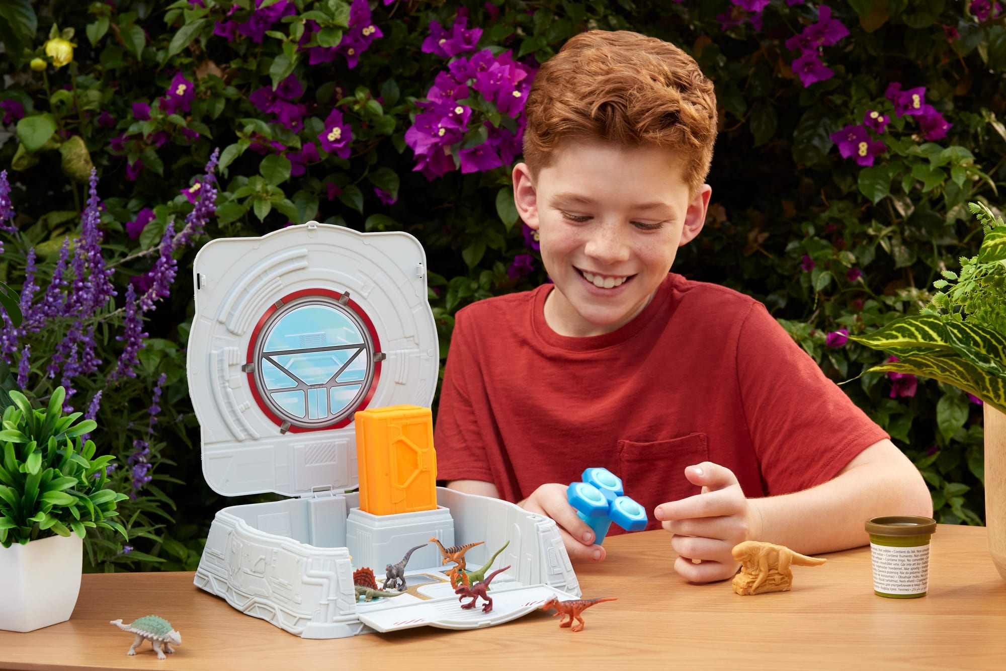 Coffret de Jeu Laboratoire Sensoriel Distortus Rex Avec 8 Mini-Figurines Dans Un Coffret