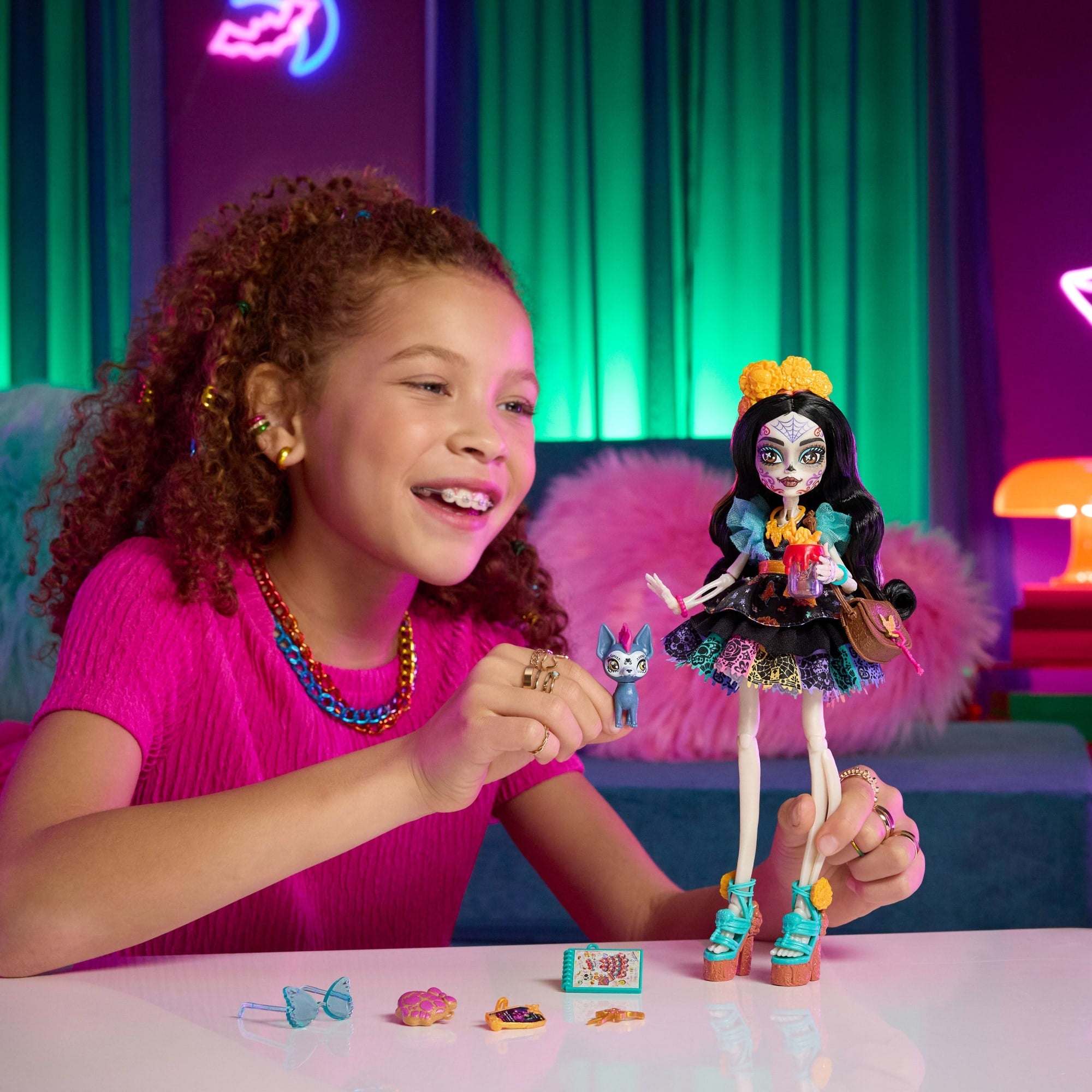 Monster High Skelita Calaveras Fashion Doll in Ruffled Dress With Pet Candelita And 7 Accessories
