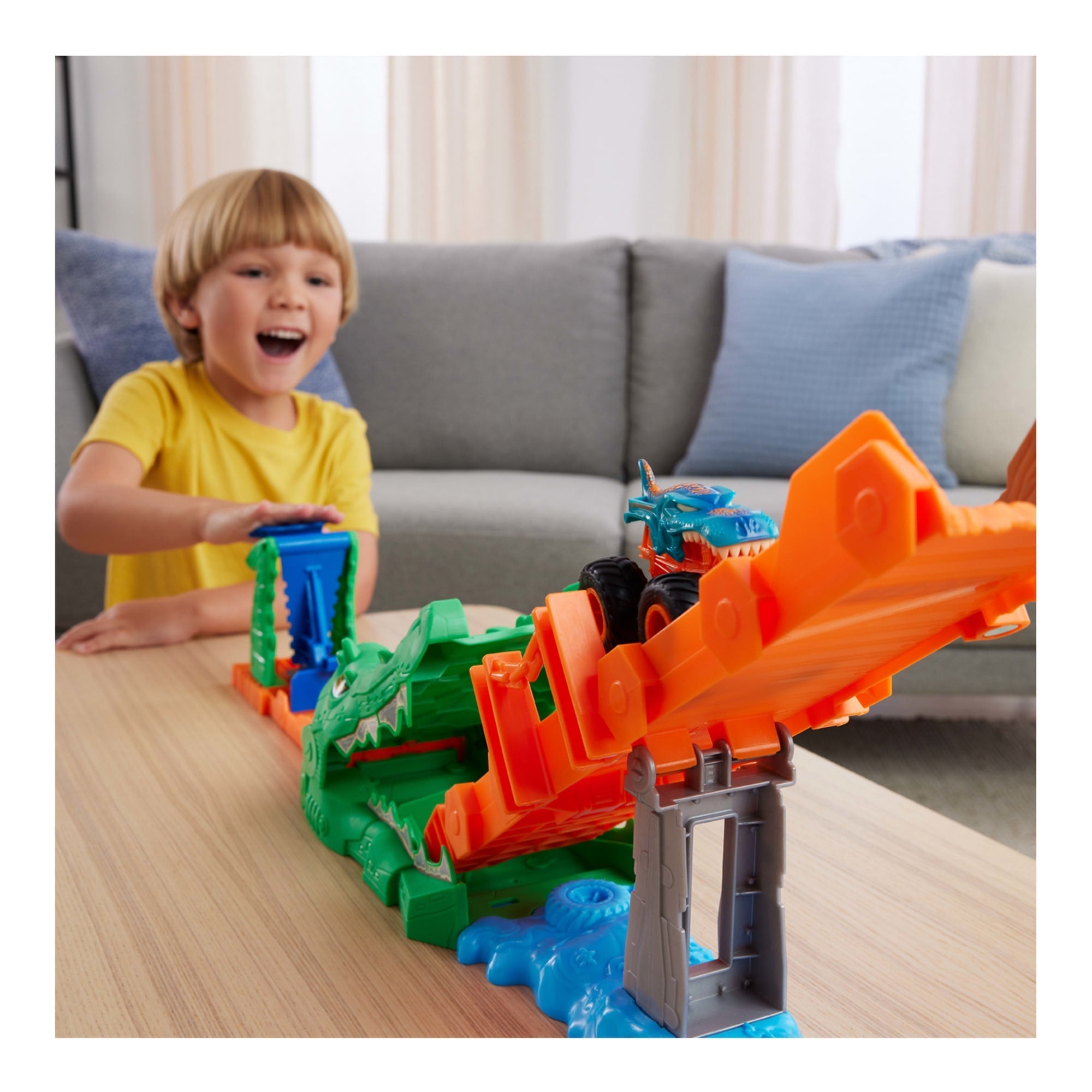 Hot Wheels Monster Trucks Crocodile Crash Challenge Playset & 1:64 Scale MEGA-Wrex Toy Vehicle