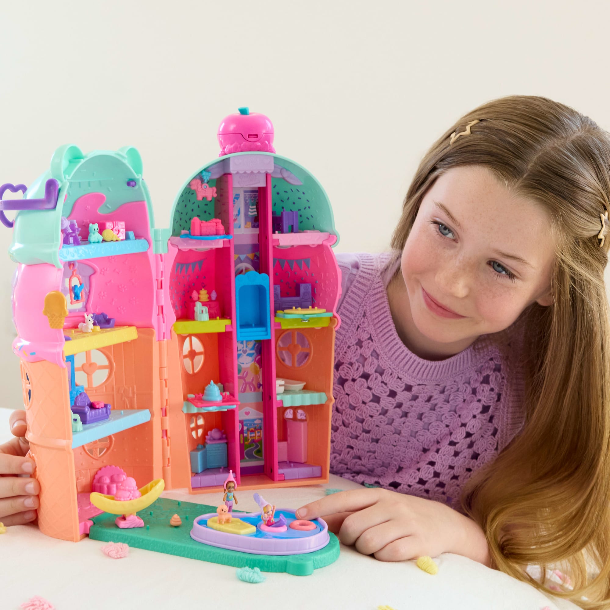 Polly Pocket Dolls And Playset, Gelato House With Elevator, Ice Cream Theme With 25+ Accessories including Furniture And Pets