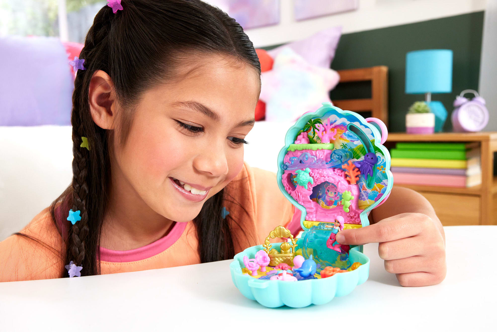 Polly Pocket Glitter Island Compact Playset With 1 Micro Mermaid Doll And Ocean Pets, Travel Toy With Themed Accessories