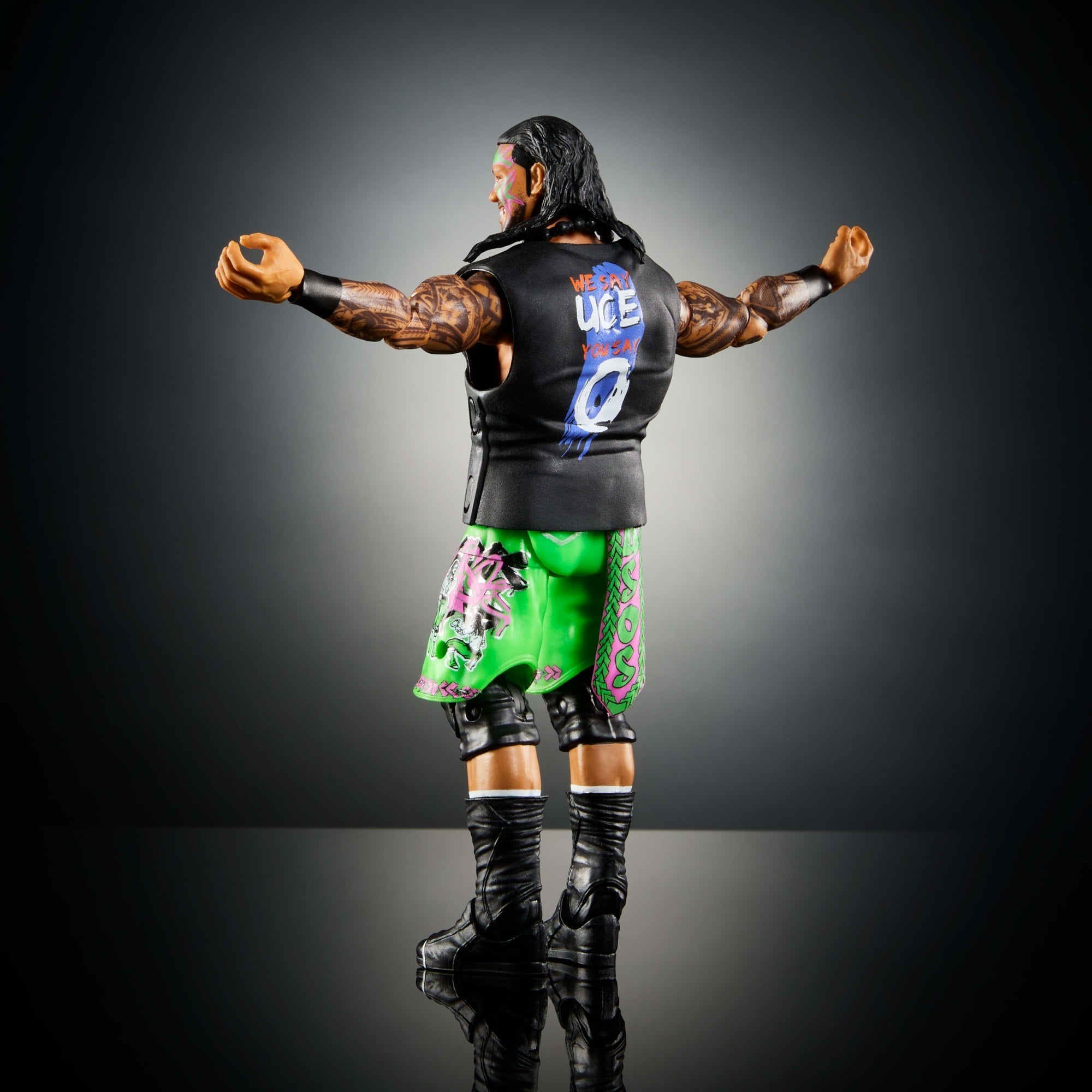 WWE Figura de Acción Elite Jey Uso verde