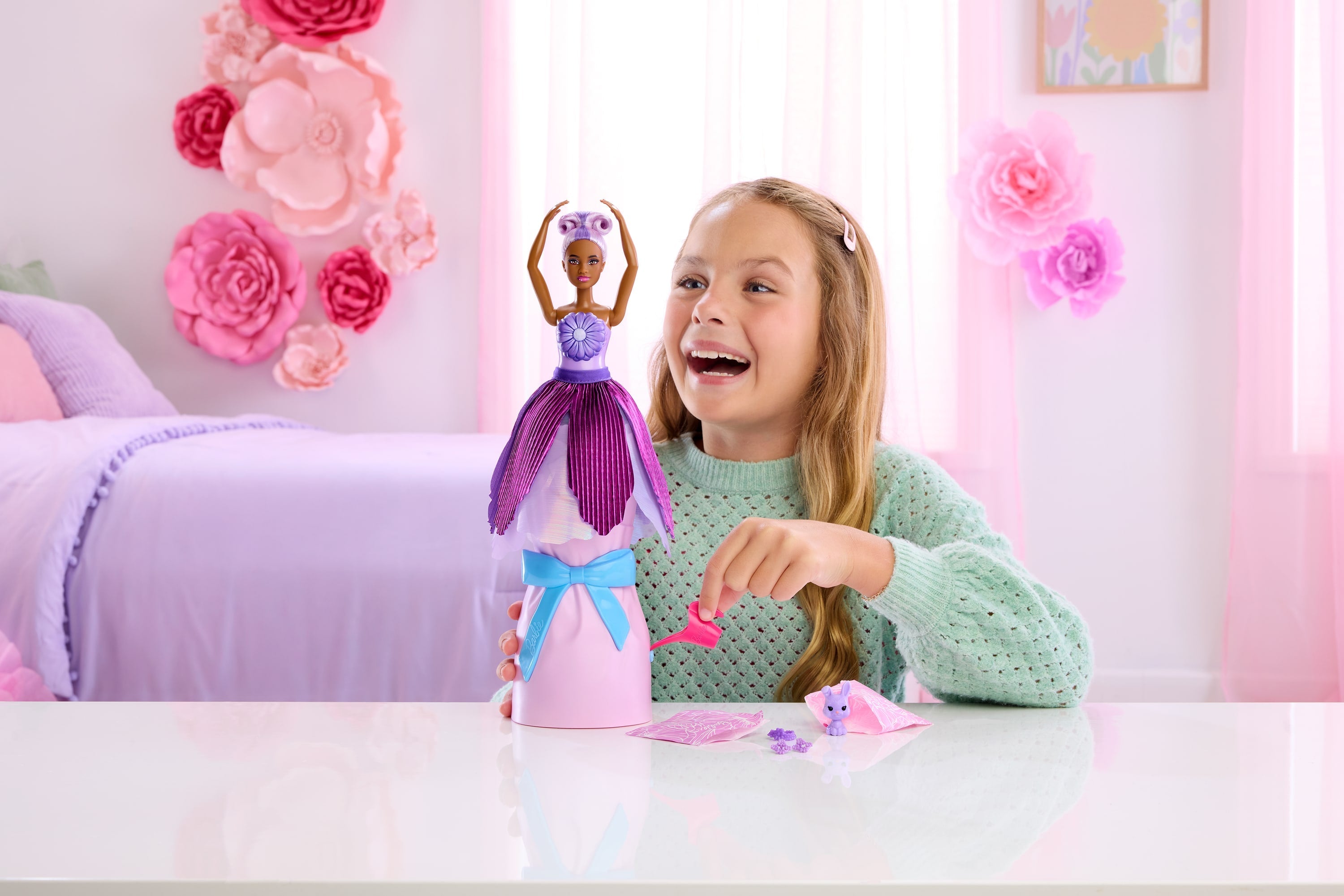 Barbie Petal Pop Boneca Barbie Reveal Margarida Roxa