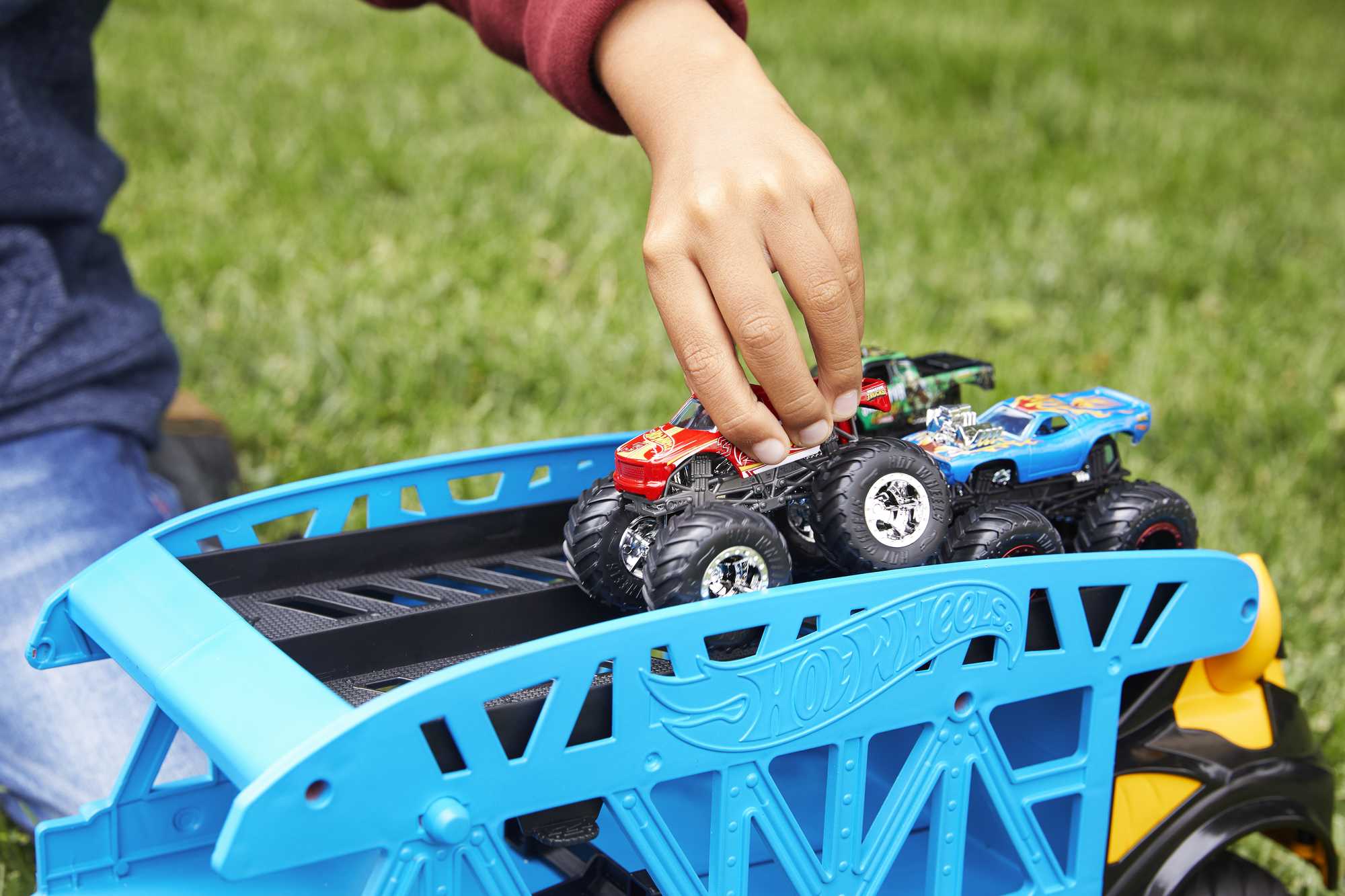 Hot Wheels Monster Trucks Monster Mover+3 Trucks Vehicle
