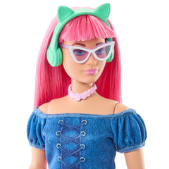 Barbie Mysteries: Beach Detectives Daisy Doll in Signature Outfit With Pet & Accessories