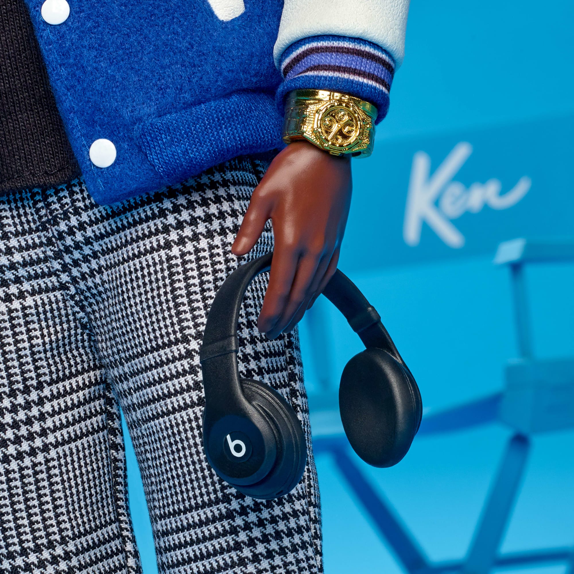 Barbie Poupée Lebron James Kenbassadors Avec Accessoires