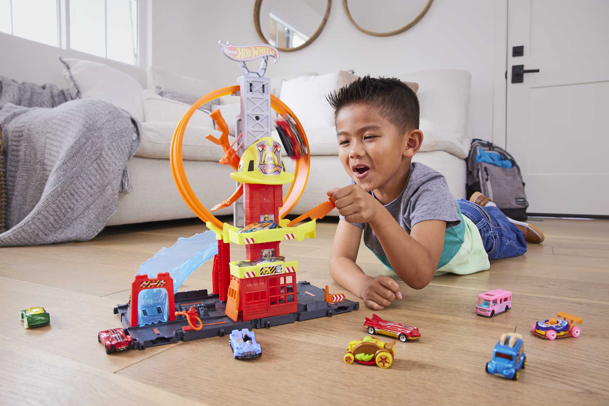 Hot Wheels City Super Loop Fire Station Playset, Track Set With 1 Toy Car
