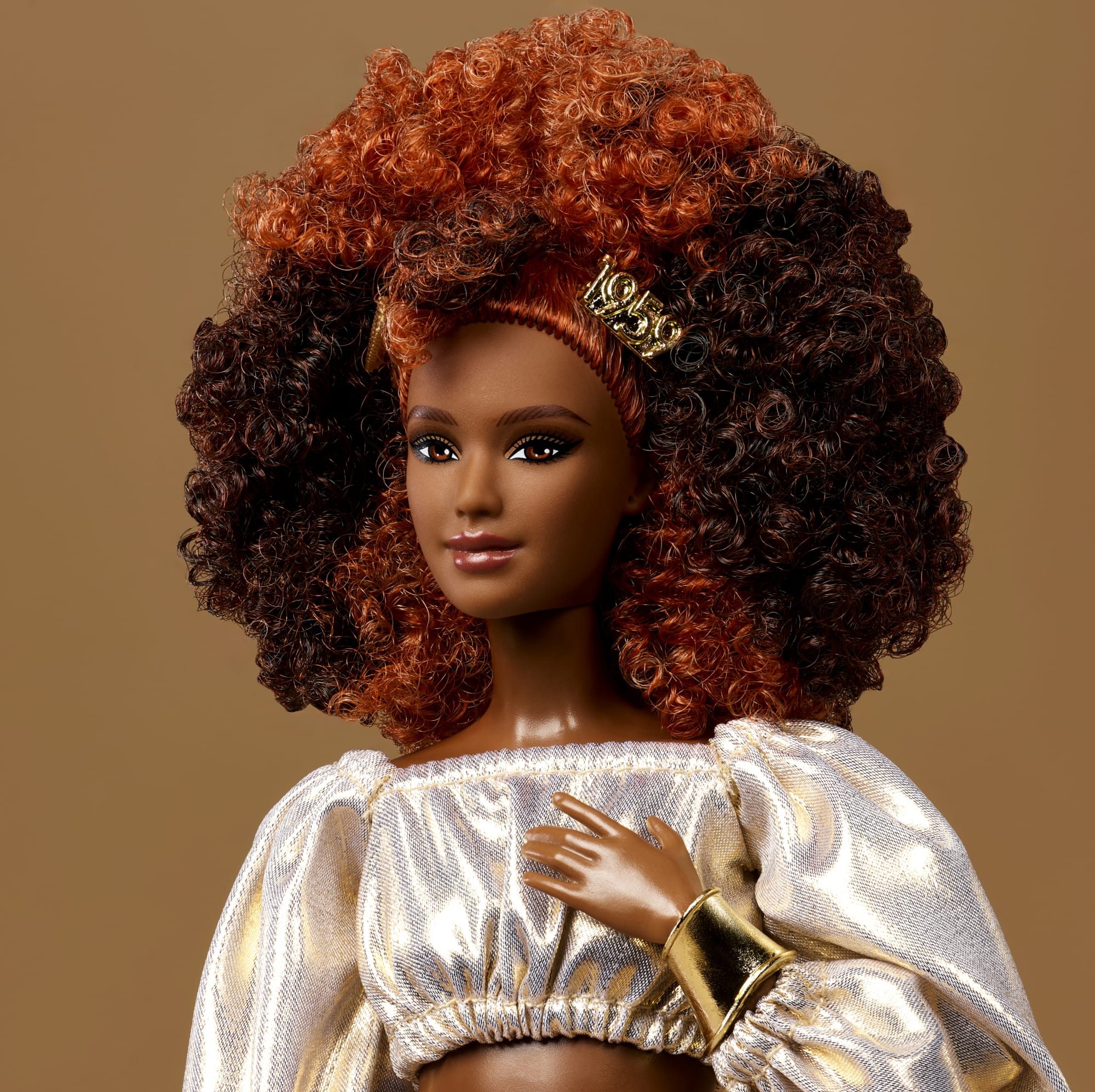 Barbie You Create Barbie Basics Neutral Kit 002, Poupée Mannequin Personnalisable et Vêtements Universels
